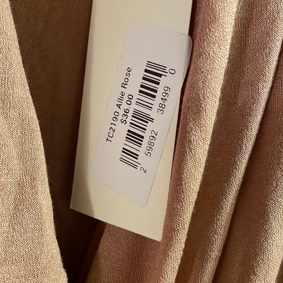 Blush top - Picture 3 of 5